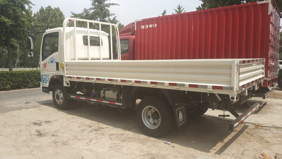 مرت ISO Sinotruk 10T HOWO 4x2 Euro3 Light Cargo Truck Left Hand Drive مع AC