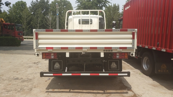 مرت ISO Sinotruk 10T HOWO 4x2 Euro3 Light Cargo Truck Left Hand Drive مع AC