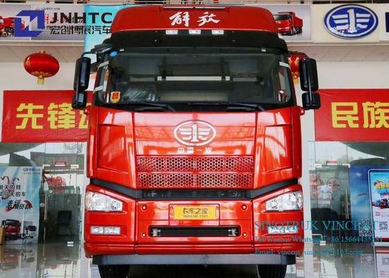 Faw J6P Euro 2350hp 10 Wheels 6x4 شاحنة جرار مع مخابئ مزدوجة