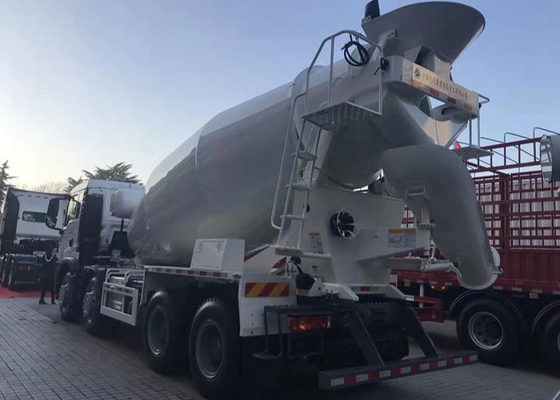 شاحنة خلط الخرسانة Sinotruk HOWO 8cbm 6X4 Blender Concrete Cement