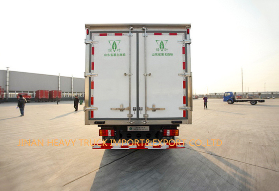 Howo 4X2 Light Duty مبردة شاحنة 5 طن 60000 كجم 7 طن