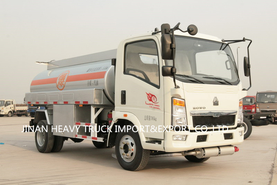 Sinotruk Howo 4x2 RHD LHD Oil Tank Truck 5000 لتر 5m3 3 طن