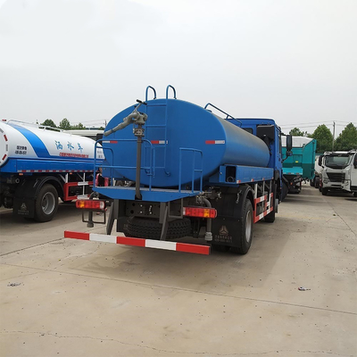 HOWO Euro2 4 4x2 6 عجلات 12000 لتر 12 متر مكعب خزان المياه شاحنة رش