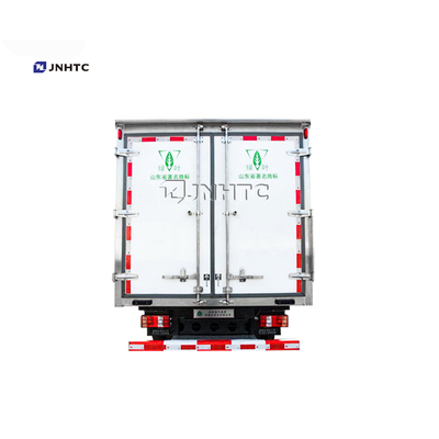 Howo 6 Wheeler Light مبردة صندوق شاحنة 3T 5 طن