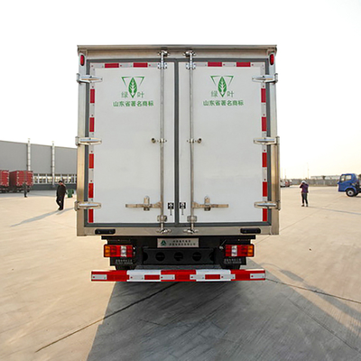 Howo 6 Wheeler Light مبردة صندوق شاحنة 3T 5 طن