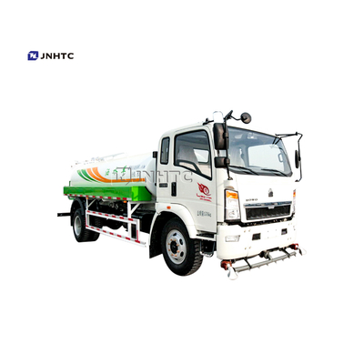 SINOTRUK HOWO شاحنة صهريج مياه خفيفة 4x2 مع رشاش أمامي 14 متر