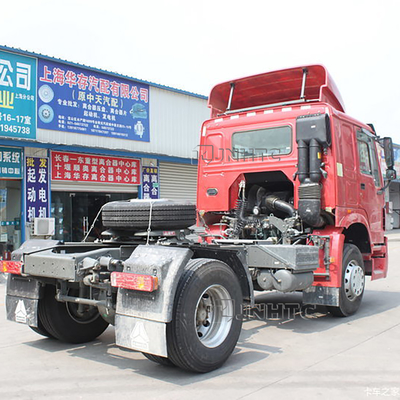 Sinotruk Howo 400L Tanker Diesel Tractor Truck 4x2 102km / h