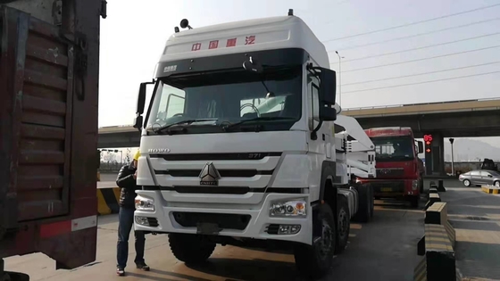 ساينو تراك هووا 8x4 شاحنة محمولة على رافعة مع Xcmg 37t رافعة جانبية Mqh37a