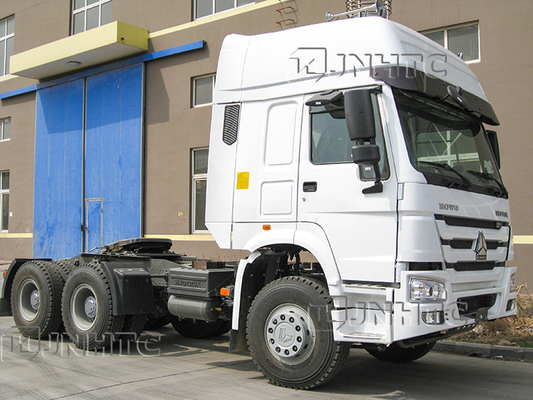 Sinotruk HOWO Tractor Head 6x4 RHD Tractor Trailer Trucks في تنزانيا