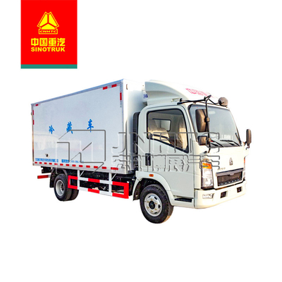 Sinotruk HOWO 6 Tyres Cool Chain المبردة فان شاحنة النقل شاحنة طعام طازجة خفيفة