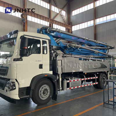 شاحنة مضخة الخرسانة HOWO 4X2 Euro3 46m 37m 42m 45m