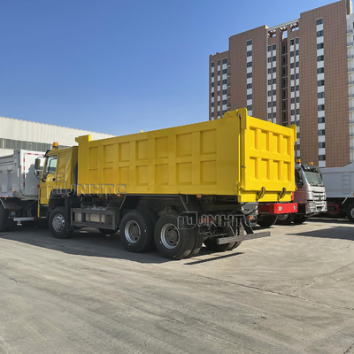 HOWO 6x4 20 طن 30 طن Ten Wheeler Dump Truck 20Cubic 371hp مع 5.6m جسم البضائع