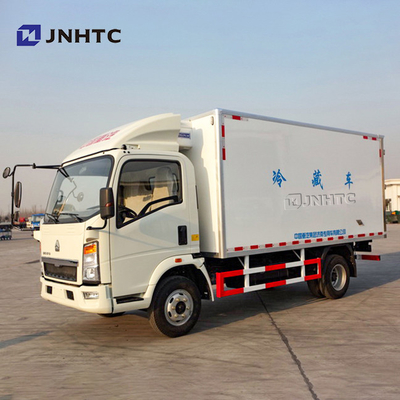 HOWO 4X2 8000kg Light Duty Commercial Trucks ثلاجة صندوق شاحنة فريزر Van