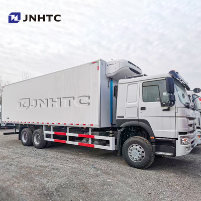 Sinotruk HOWO Euro2 6x4 مبردة تسليم فان المشروبات المشروبات