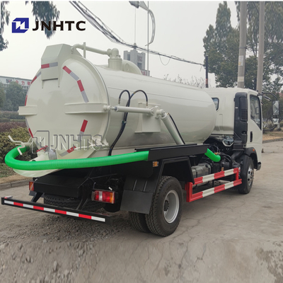 ساينو تراك HOWO 4X2 شاحنة شفط مياه الصرف الصحي Euro 3 Rhd LHD 5000 لتر
