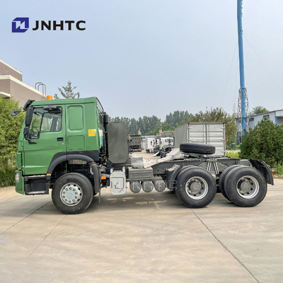 Sinotruk HOWO Euro2 30 Ton Prime Mover Truck 10 Wheels 371HP رأس شاحنة جرار
