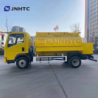 Sinotruk Howo 3000L 5000L التزود بالوقود شاحنة صهريج وقود 4x2 Light Duty