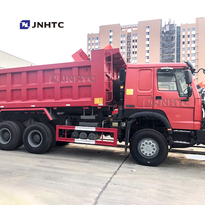 اللون الأحمر 336hp شاحنة قلابة Sinotruk Howo مع 10 عجلات وسعة 18m3