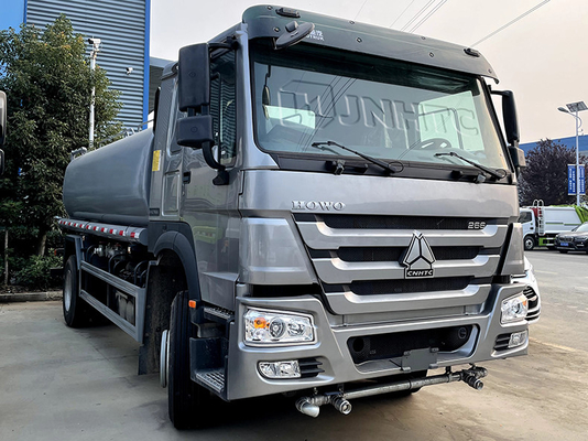 Sinotruk Howo 6 Wheeler 4 * 2 Fuel Tanker Truck Howo Oil Tanker 10000L