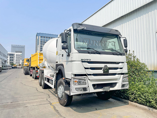 10 عجلات شاحنة خلط الخرسانة Sinotruk HOWO 9m3